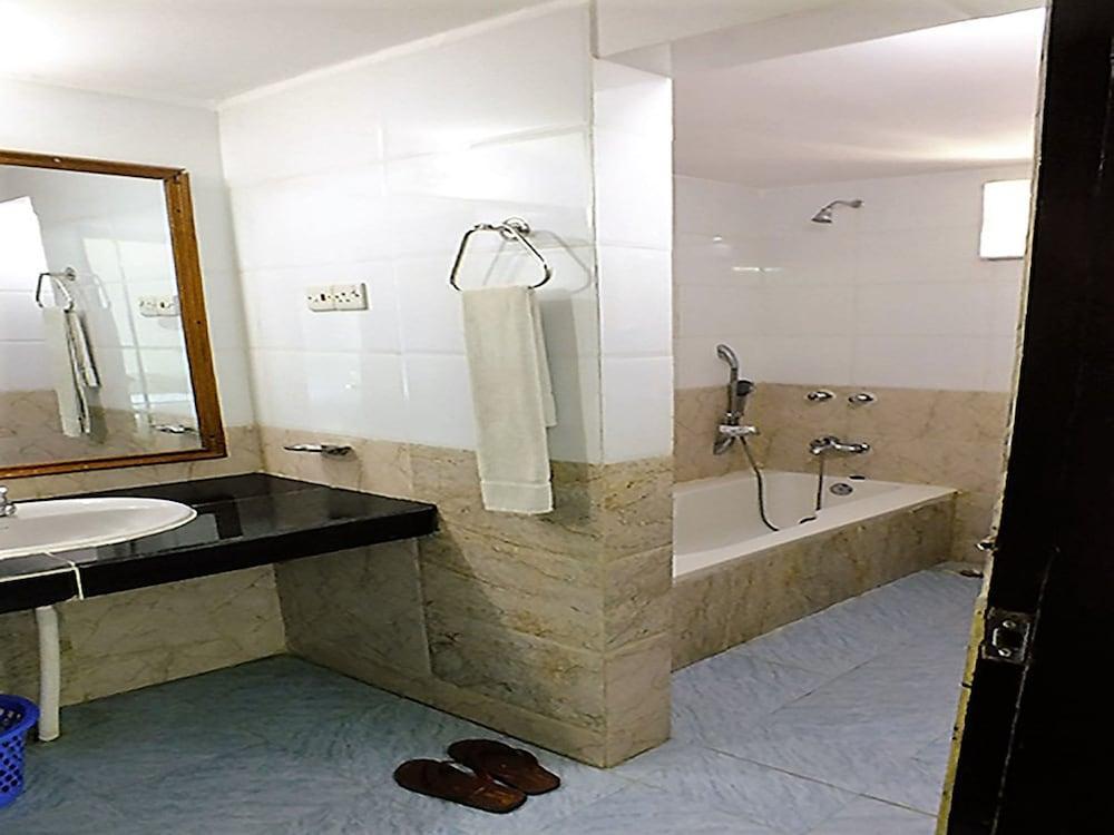 Uni Resort Cox's Bazar Exterior photo